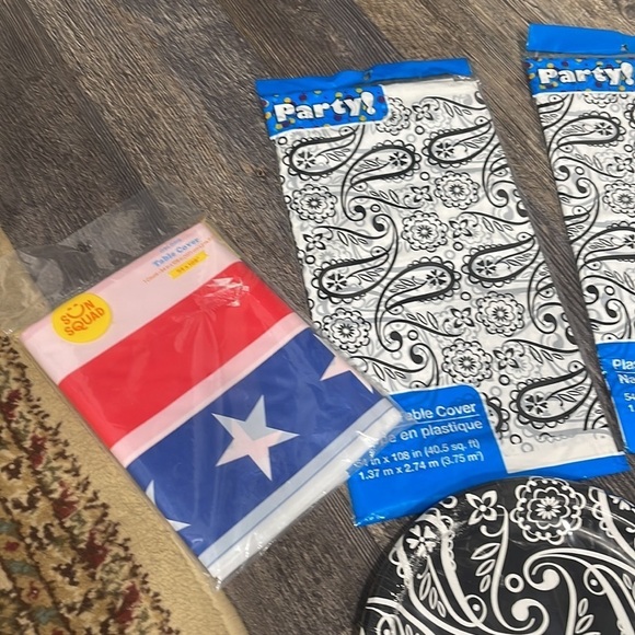 Party supplies set of 6 - Picture 3 of 7